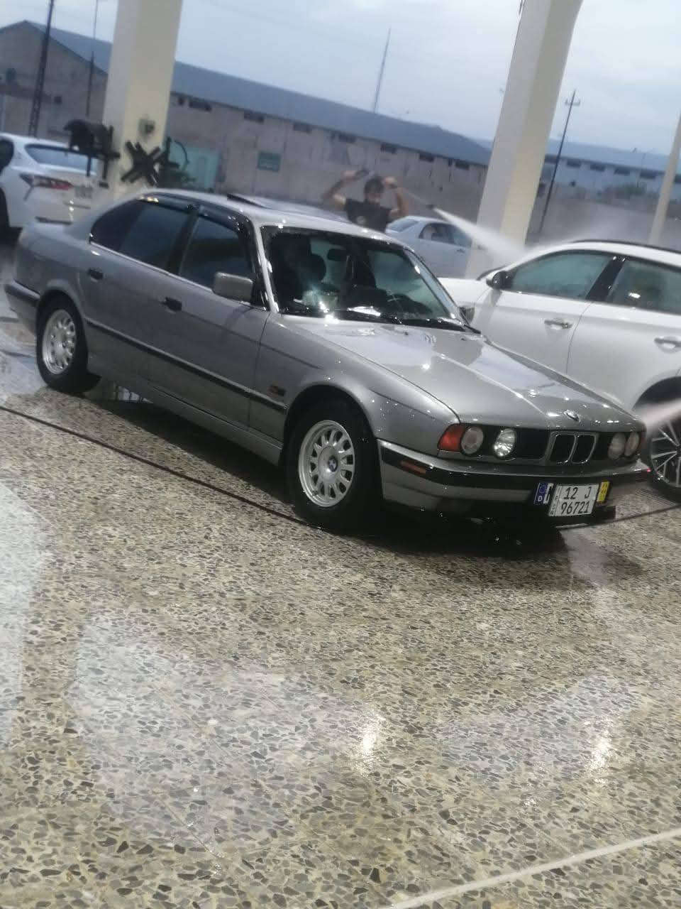 سلام عليكم بي ام للبيع 535 رقم نينوى بسمي موديل 1991 مكينه وكير شرط طخم امامي خلفي جديد طخم تايات جديد باتري جديد داخل جديد سقف وارضيه مخلف جديد سعر 52وبيه مجال للتواصل اتصال بل رقم *********** وبي واتساب
