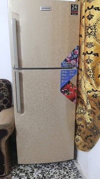 عندي ثلاجة اللبيع جديده كسر فلين مستخدمه شهر ونص الستفسار الرقم 077458...