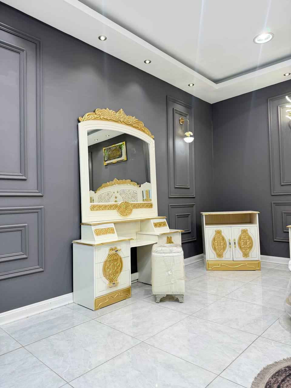 ⚜️تفاصيل الغرفة ....⚜️

صاج خارج ٤ملم ام دي اف 🪭
وداخل معاكس ٣ملم 
صبغ مرمري درجة اولى 

عدد القطع  ٧ قطع 😍
1 //جرباية  قياس  ١٦٠ × ٢٠٠ 
//ميز جانبي ايسر قياس ٥٠
2// وميز  جانبي  قياس ٥٠
3// زاوية ارتفاع مترين عرض ٨٠
4// وميز بلازمه  
5//وميز مراية ارتفاع مترين عرض ١٢٠
6// وكنتور ٦ باب  ارتفاع مترين و١٥ طول ٣ متر و١٥

القطعه الثامنة حسب الطلب شازلون
سعرها ٥٠ الف ❤️
طابوريه ١٥ ❤️

(توصيل مجاني مركز بغداد )
التوصيل يشمل الشد مجاني 🔥
(اطراف ٥٠)
باقي المحافضات حسب البعد المحمودية, بابل


**إذا كنت صاحب هذا الإعلان وتريد حذفه لأي سبب، رجاءا أرسل رسالة إلى الدعم الفني**