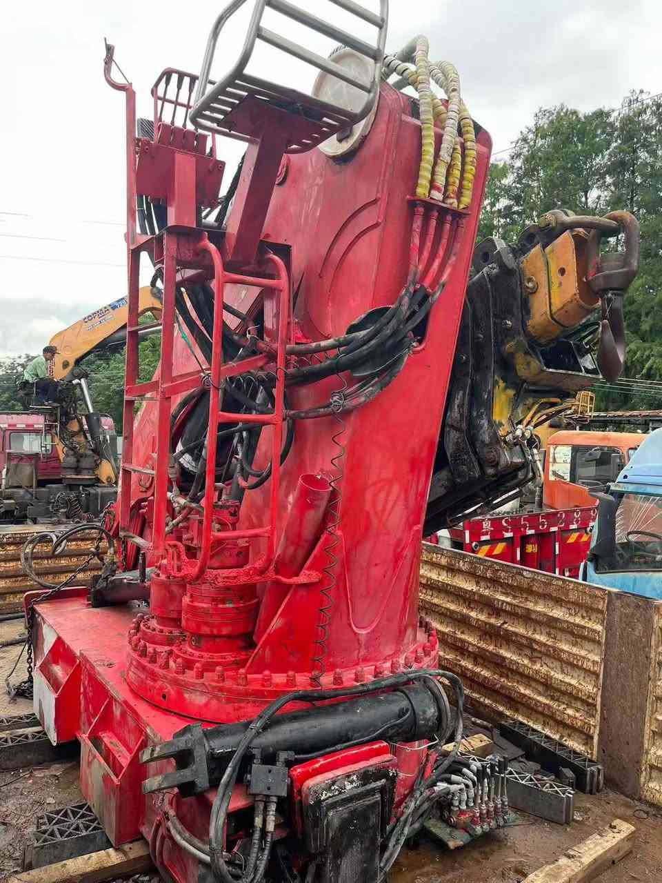 35ton SQ720 Crane Six hydraulic and one manual connections, in very good condition


**إذا كنت صاحب هذا الإعلان وتريد حذفه لأي سبب، رجاءا أرسل رسالة إلى الدعم الفني**