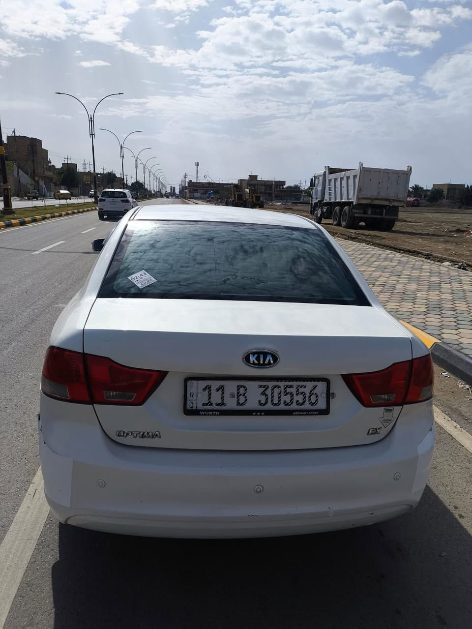 السلام عليكم
اوبتما ٢٠٠٩ خليجي سياره خير من الله مكينه ٢٠٠٠ دوش ما بيها تنقيص فول
المواصفات 
اشاير بل مري 
تحكم ستيرن 
مانع انزلاق 
بنوراما 
مري شفط 
شديت الها منظومه تبريد جديده وصدر خلفي جديد 
ضررها صبغ عام 
اتصل وتعرف سعرها ما متواجد ع الفيس
***********
