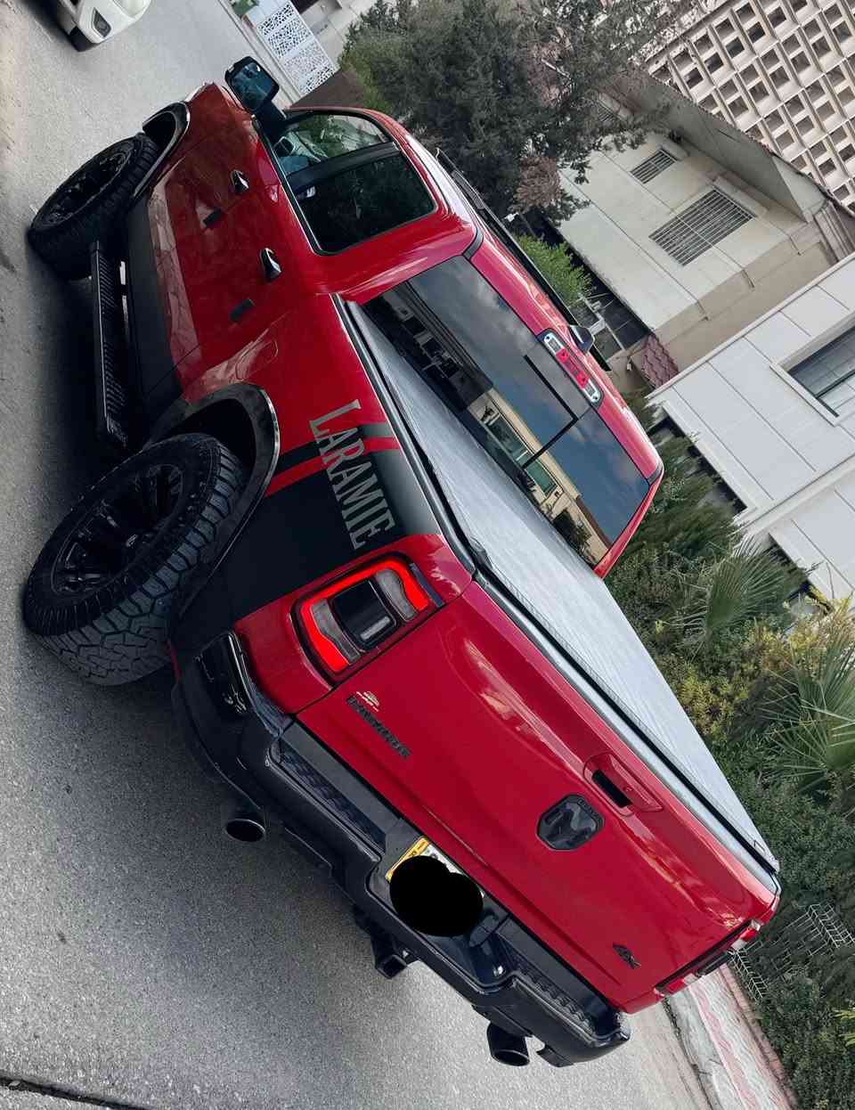 السلام عليكم
من رخصة صاحب الكروب المحترم والاعضاء الكرام كافج 

 رجاء مراسلة او الاتصال على صاحب السياره رقمه بنهاية الاعلان انا مكلف بالنشر 

رام فئة لارامي LARAMIE 
فول الفول مواصفات سياره جدا مميزه محرك 5700 ال 8 سلندر المرغوب 
موديل 2022 

رقم سليمانيه مكانه اربيل // 

ماشيه فقط 22 الف 

المواصفات // 

بانوراما // كشنات جلد مطرز تدفئة وتبريد وستيرن كذلك مختوم لارامي 

تحكمات فول شاشه تيسلا كبيره .. 

فور ويل 4X4 

كشنات خزن .. باب طويل بودي قصير المرغوب .. رادارات حساسات .. كامره متحركة شغال عن بعد والكثير جدا من المواصفات الاخرى 

التفاصيل والضرر .. 

مرفعه السياره من الامام نصبه ماشاء الله كلش روعه .. 

دوسات جوانب غطاء بدي بلاد 

ويل وتاير مميز جدا سبونسرات نفخات جاملغات 

الضرر .. مصبوغه حزام تكم وسقف مكفول فقط حزام وصور الضرر موجوده وكذلك فديو للسياره بكافة التفاصيل عل رقمي الواتساب 

ضرره طخطخات جوانب واضحه بصور امريكا 

محرك كير صدر كل تفاصيلها شرط الفحص محرك برغي ممفتوح بي 

ايرباكات فقط برده طاك يعني دشبول ستيرن مطاك عل وضع الشركة .. 

ااسعر 288 ورقه وبيه مجال بسيط للشراي 

رقم فحص هزه كله جديد مباشرة تحويل باسم المشتري 

للتواصل 

***********  

واتشرف بالجميع 🌺🌺😘😘
