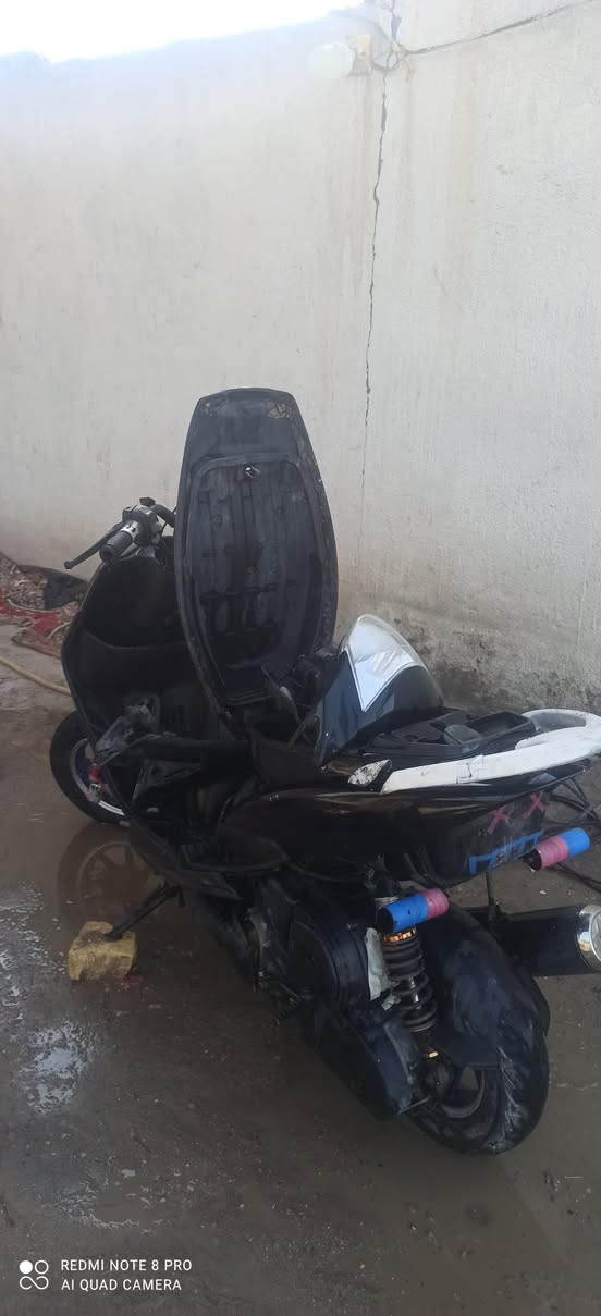 السلام عليكم دراجه ماكس عدله بوشه 55للبيع ما تشتغل عوزه جبنه وغراضه كله كامله ما بيه نقوص واكو مراوس السعر 250رقمي ***********
