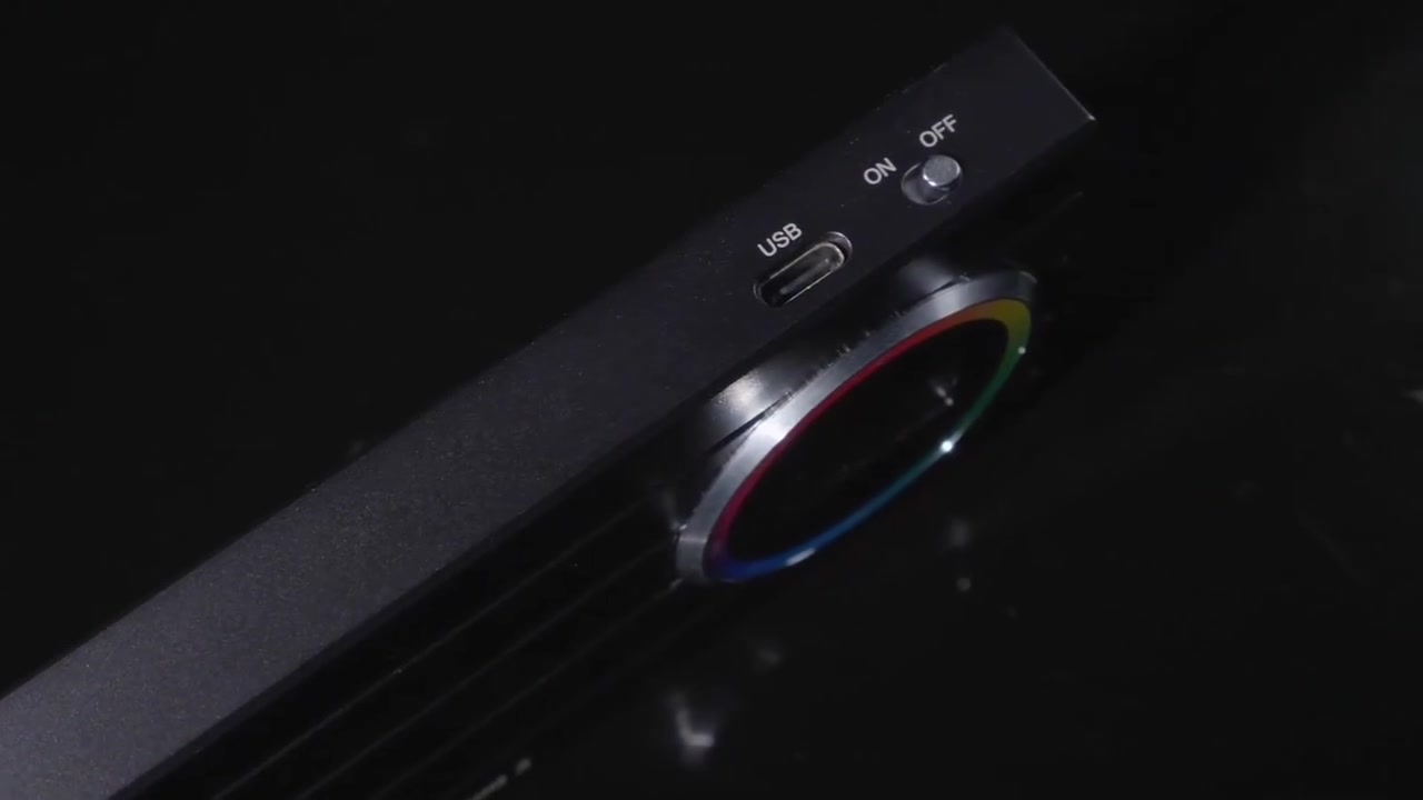 إضاءة Godox M1 RGB Mini الصغيرة والعملية، مناسبة للتصوير وصناعة المحتوى. بيها ألوان RGB كاملة مع حرارة لون من 2500K إلى 8500K، وسطوع قابل للتعديل، وياها مؤثرات ضوئية جاهزة تخلي تصويرك احترافي أكثر. تصميمها خفيف وبطارية مدمجة تدوم تقريباً ساعتين ونص، وتثبت بسهولة على الكاميرا أو الترايبود بفضل الحامل المتحرك.


**إذا كنت صاحب هذا الإعلان وتريد حذفه لأي سبب، رجاءا أرسل رسالة إلى الدعم الفني**