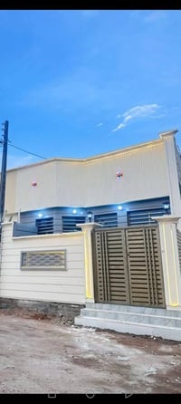 100متر للبيع غرفتين وصاله واستقبال ومطبخ وتخاريج داخليه وخارجيه 077371...