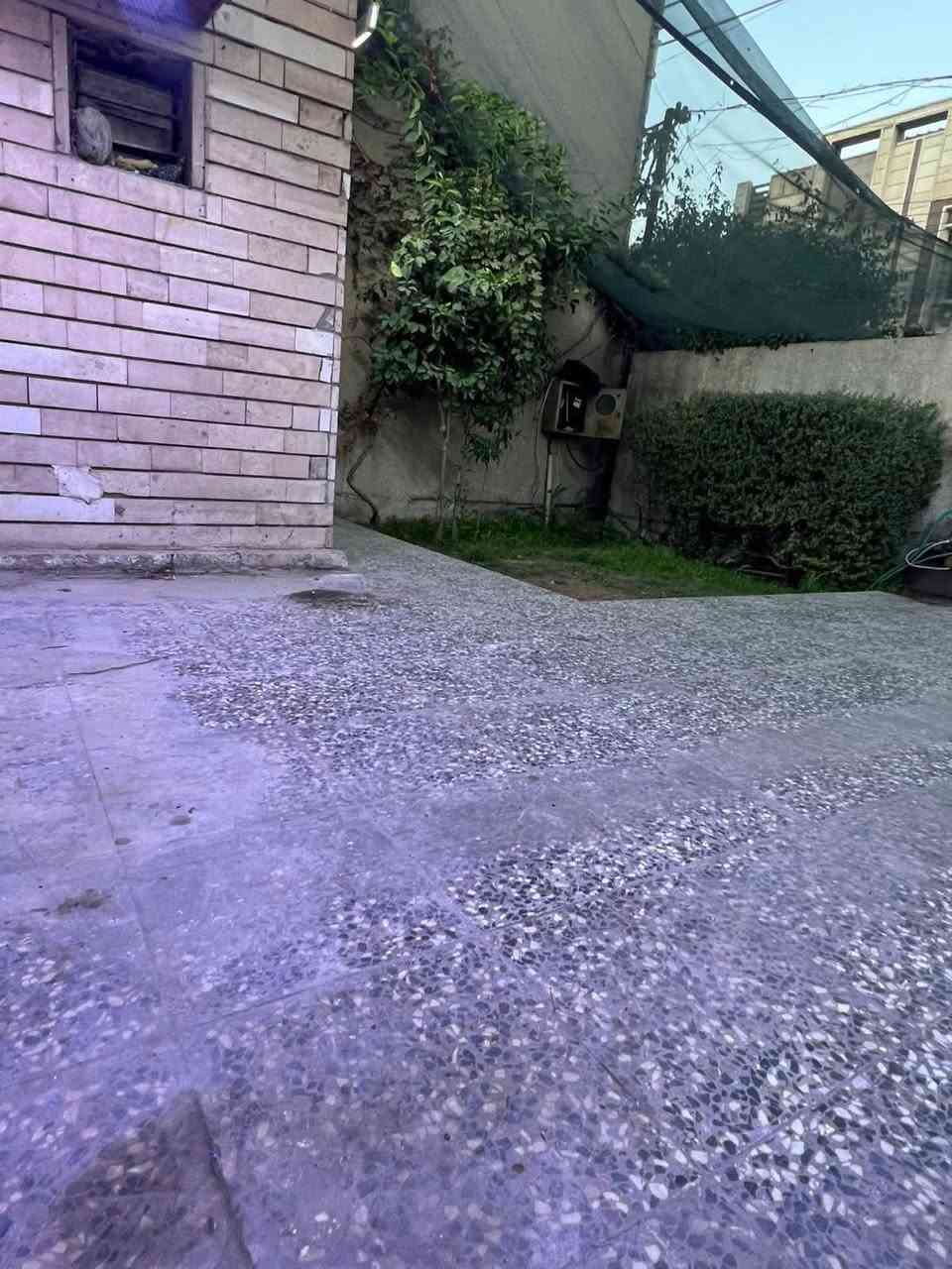 #للايجار______في_____السيديه
بيت  مساحه 150 متر
 يحتوي  على غرفتين نوم مطبخ صاله خدمات صحيه كراج حديقه 

#الايجار 900

للاستفسار ***********
