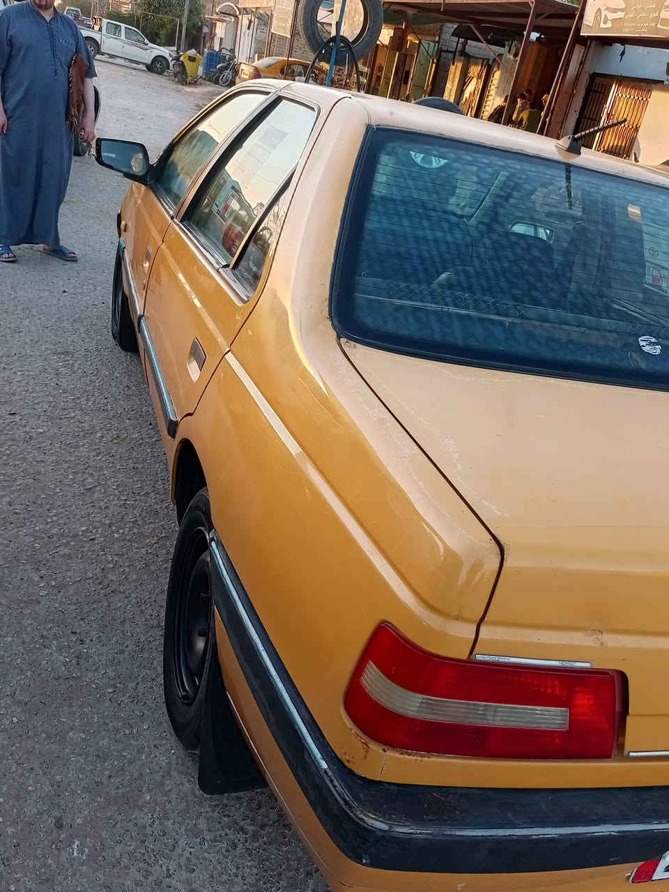 السلام عليكم  سياره بيجو 405البيع سياࢪه نضيفه رقم نكليزي  امداور ثاني يوم سياره بسمي مصفره هيه وغرامات سعر خاص العنوان  الدوانيه قضاء الحمزه الشرقي حي الحسين  الرقم الواتساب ***********
