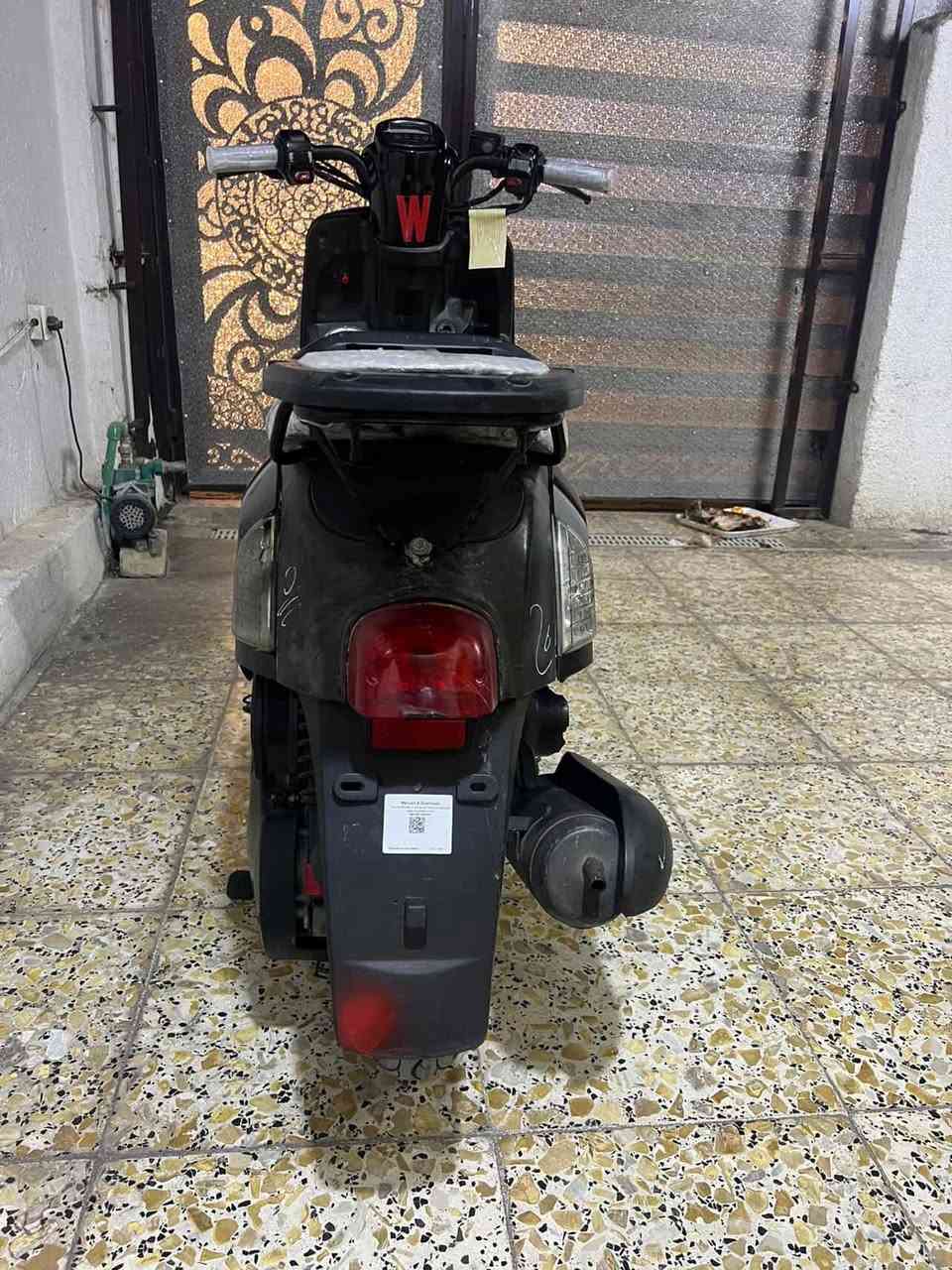 سلام عليكم دراجة بوليس 🚨
دراجة نوزل كهرباءيات كاملة نكرة سلف صدر امامي خلفي تخم تاير جدد شلعة معدل كاملة مكملة الدراجة اي نقص مابيها بيها بس كلج خلفي  تعبان قفل جنة قفل اكسل قفل ستيرن كلها شغالة مكاني البياع 600 وبيها مجال مستعجل عل بيعتها***********
