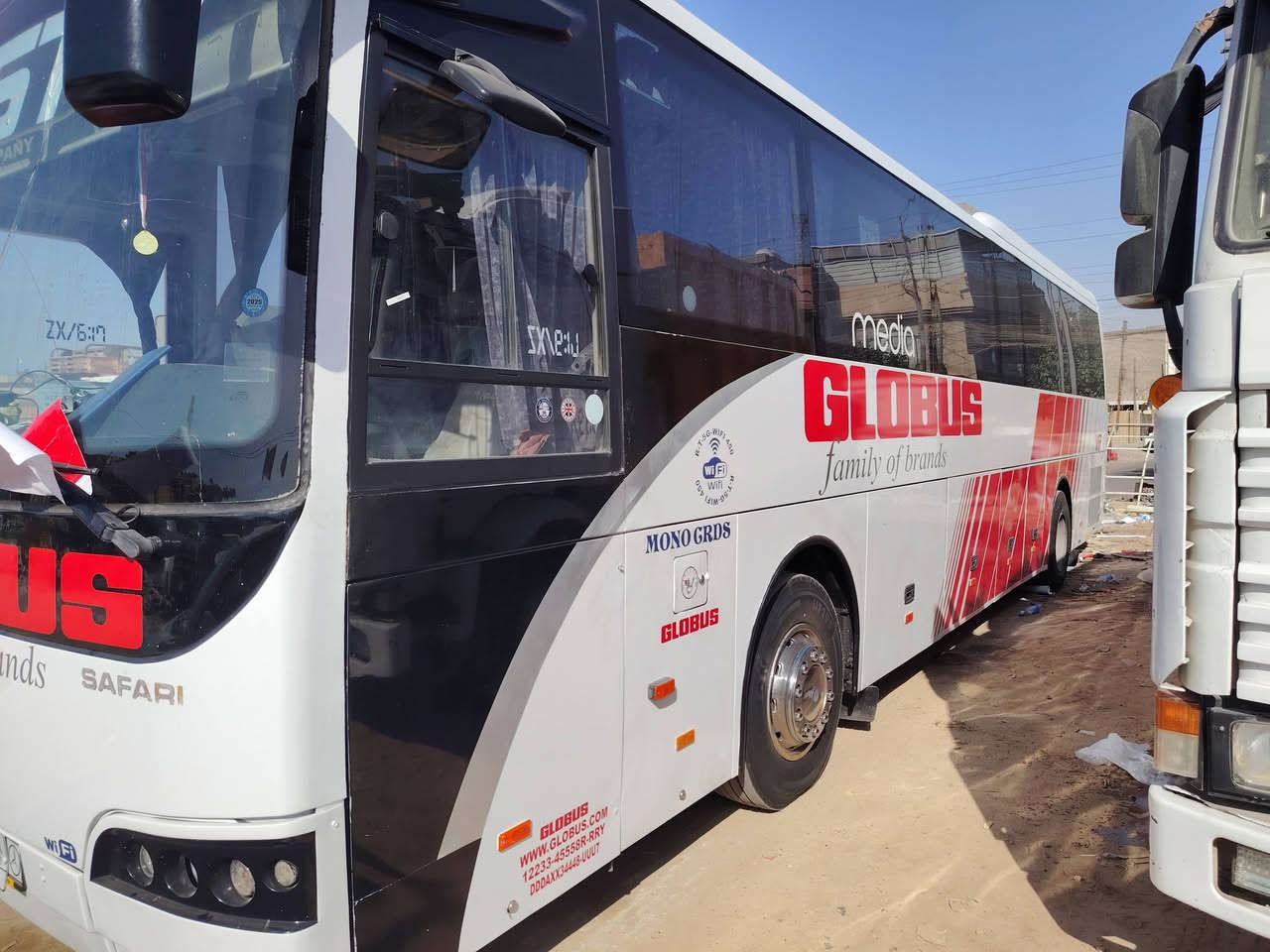 اخوان جنت مصورها بليل كالو الصور موواضحا هسه هذا تصوير بالنهار السياره ٢٠١١ سنويه اصلي واقع حال السياره قبل ٤ أشهر طلعت للسعوديه وطالعه كراوي داخل العراق اوخير من الله طخم تايرات نقص ماعندك بيها الحمدلله خير من الله سعرها ٢٧٠ اوبيها مجال *********** هذا رقمي واتساب أو ماسنجر اذا اكو مراوس ابسياره حديثه اصغيره اراوس مكان السياره سليمانيه
