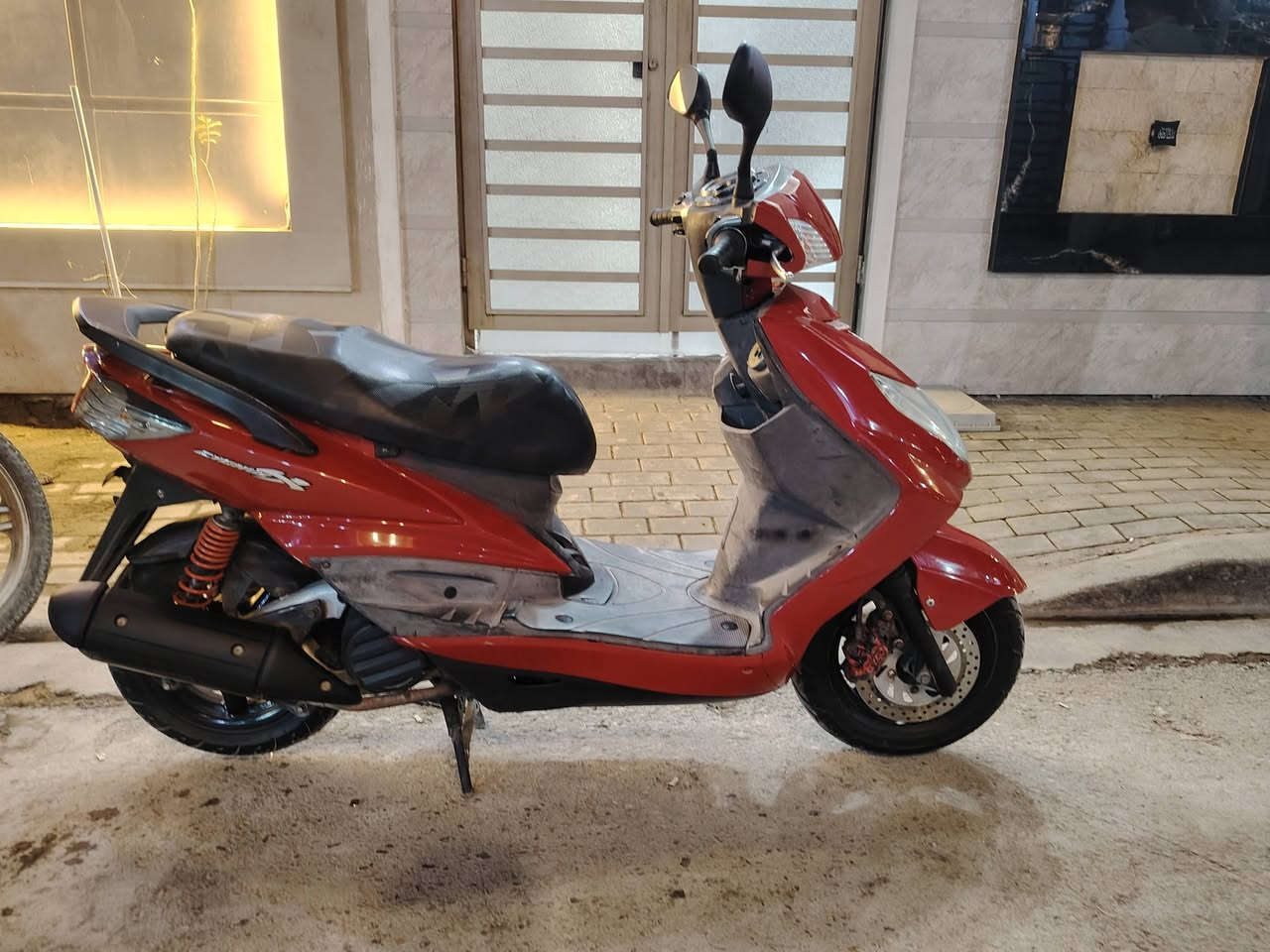 السلام عليكم للبيع سنكس فحل كابريتر مال رمبه مكفوله كفاله عامه السعر مليون و100وبيها مجال قليل العنوان بغداد حي تونس الاتصال على الرقم ***********
