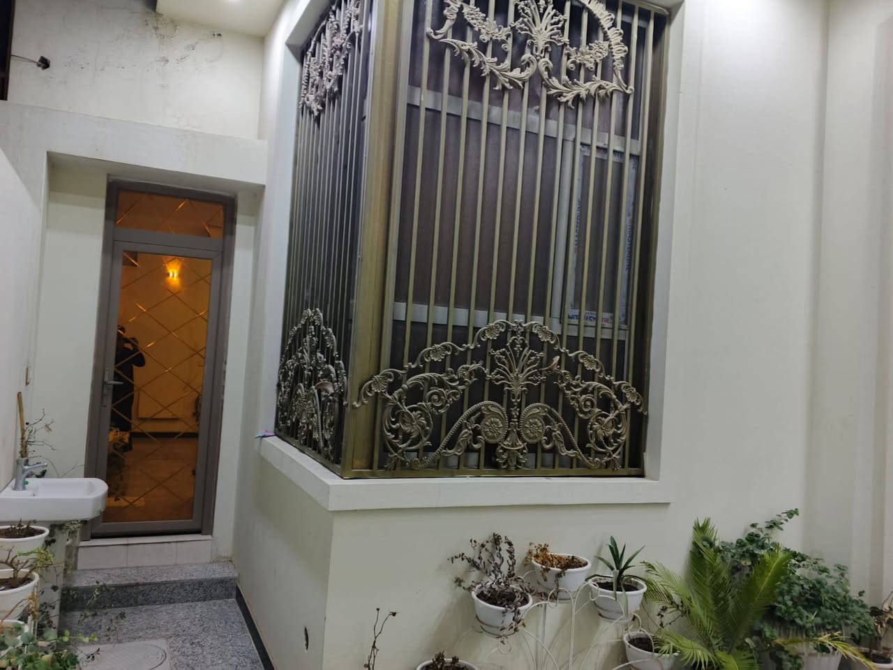 سلام عليكم 🌹
يوجد بيت للبيع
📍 العنوان: ياسين خريبط – الزون الأول 1
📐 المساحة: 200 متر
🛣 ملاحظة: شارع 13 متر
🏛 الطابق الأول:
🛖سنت بناء2024
▪️ غرف عدد 2
▪️ صالة صغيرة
▪️ صالة كبيرة
▪️ استقبال
▪️ صحيات خارجية + داخلية
▪️ مطبخ حار + مطبخ بارد
▪️ طارمة كرانيت
🏦 الطابق الثاني:
▪️ غرف عدد 4
▪️ صالة
▪️ سويت كامل
▪️ درج عدد 2
▪️ سيراميك نوع بورسلين 80×80
▪️ كراج 6×6
▪️ الأبواب خشب تفصيل كامل
📜 طابو تحويل مباشر 
📞 رقم الاتصال: ***********
📲 واتساب: ***********
💰 السعر خاص
