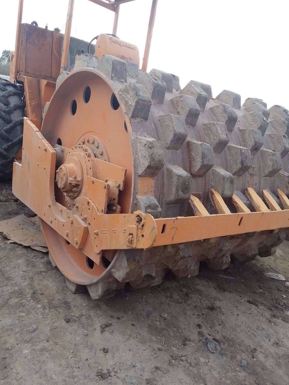 اسلام عليكم للبيع حادله جاهزه من كلشي رقم منفيس اسود محرك دويز  6 مضخات جدد مكان  واسط العزيزيه ***********.  السعر 73 بيه مجال قليل مستعجل على بيعه
