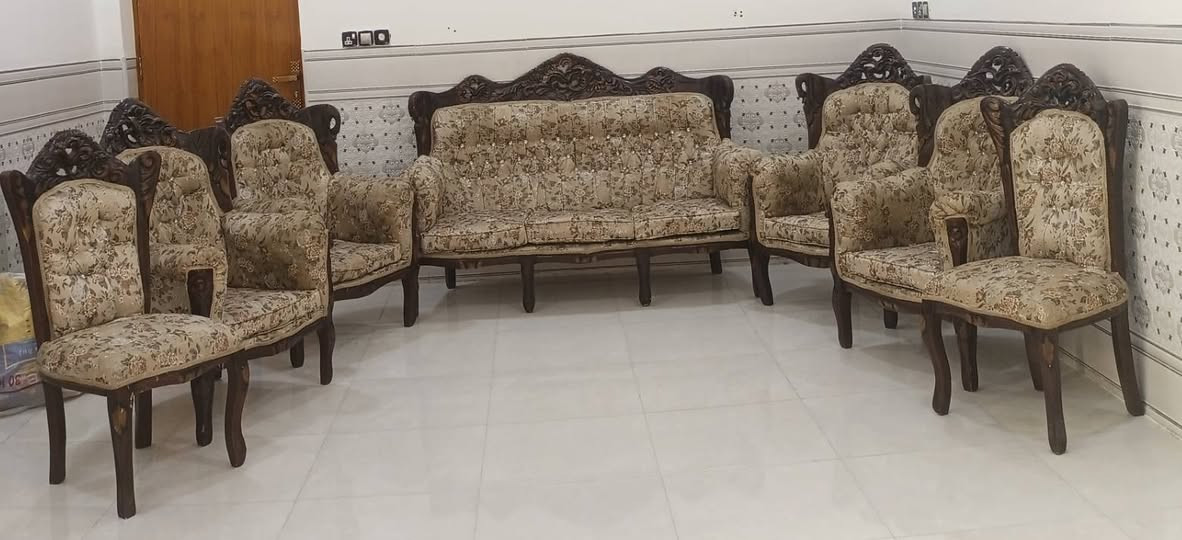 تخم نضيف كلش اخو الجديد 9 مقاعد وحده ثلاثيه و6 كراسي للبيع مكان حله


**إذا كنت صاحب هذا الإعلان وتريد حذفه لأي سبب، رجاءا أرسل رسالة إلى الدعم الفني**