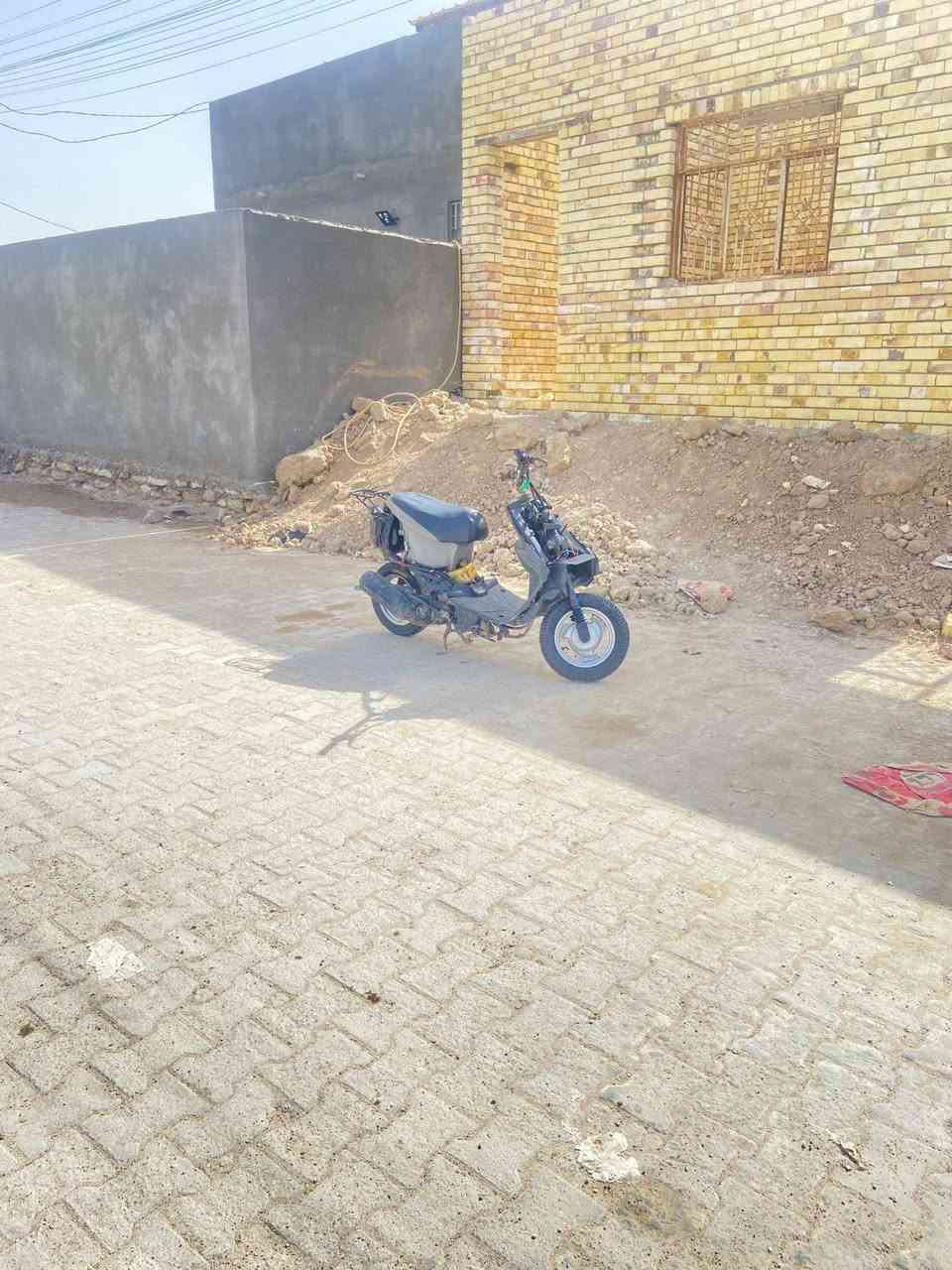 السلام عليكم دراجه بيجي مكينه مفتوحه بستم بس ناعمه درجه وحلوه السعر 170 وبيه مجال مكان سماوه رقم الهاتف ***********
