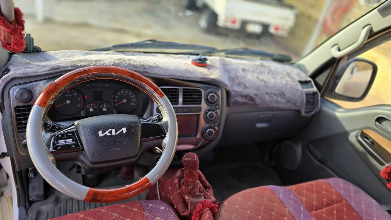 سلام عليكم كيا بنكو 2024 ماشيه  36الف سياره جديده بمعنه الكلمه ولسياره احله من الصوره مدوشمه وكامله علا اخر حبايه مكينه 2700 ول سياره مابيه نواقص ول سياره بسم ابو المعرض تحويل مباشر +العنوان كربلاء طويريج الرقم ول استفسار *********** السعر 160وبيه مجال
