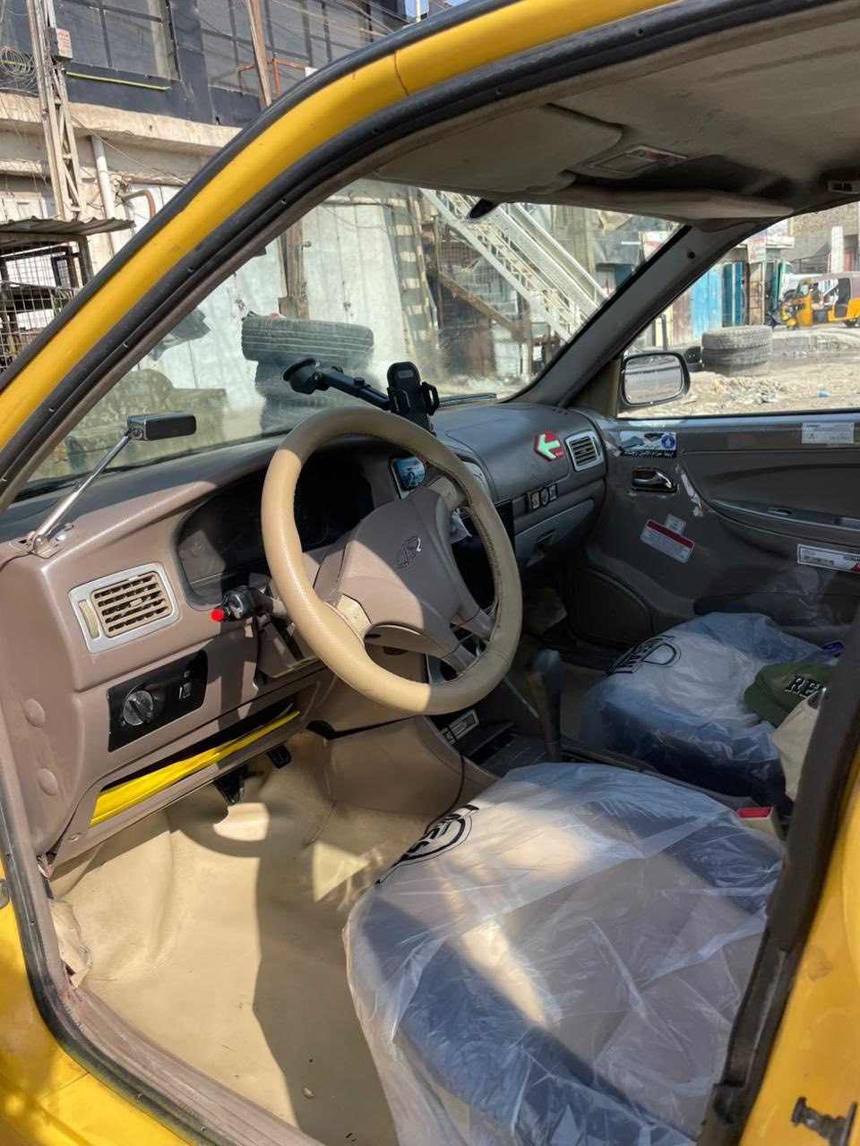 السلام عليكم 
شيري كوين موديل ١١ بسمي تحويل ثاني يوم 
رقم بغداد انكليزي الجديد مصفره هيئه وغرامات 
تخمً تاير خط ابيض جديد تبريد ثلج جديد 
مكينه وكير محور كورله جدد 
صدر نص عمر مكاني حي البتول 
السعر ٣٥ 
***********
