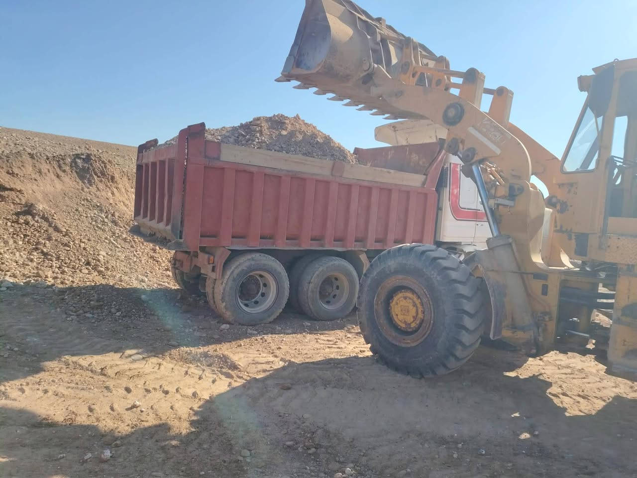 السلام عليكم يوجد قلابه لنقل الحصول والرمل ودفن الاساسات وايضآ يوجد اتراب حاوي الايح وبأسعار مناسبه والاستفسار اكثر اتصل وتدلل 
***********
***********

وحياكم الله الجميع
