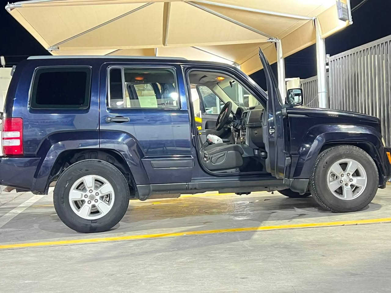 جيب لبرتي ٢٠١١سيارة جاهزة بيه قطع صبغ ابيع حزام قمارة بيه جراد ومغلفه فابلون  تخم امامي دنلوب ياباني تبريد كير محرك جاهزات السعر ٨٠مستعجل عليها اترك كلمة طيبة اذا ماتفيدك وذا اكو مراوس بسيارة بنفس سعره او اقل اراوس*********** مكانه واسط الكوت
