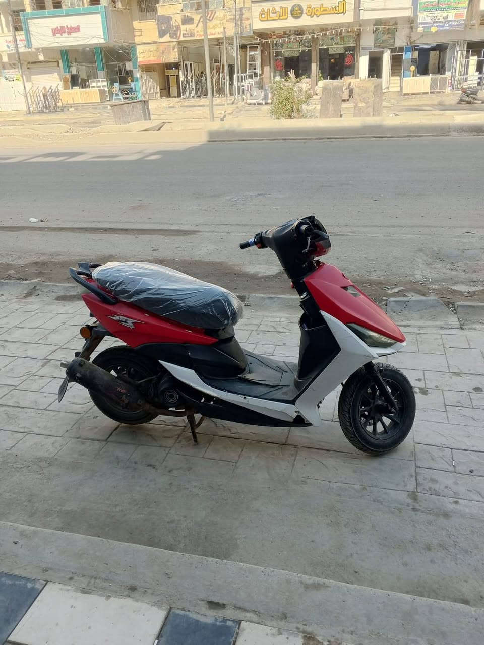 سلام عليكم دارجة ماكس للبيع المكان بغداد الشعب السعر 300 وبيها مجال
الرقم ***********
