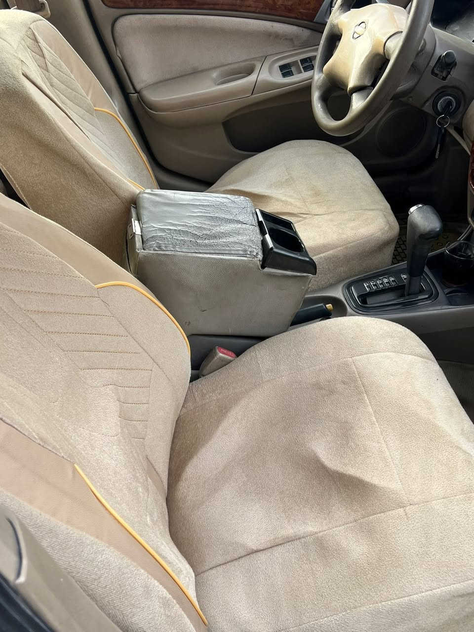 نيسان صني ياباني موديل 2005 سياره كير اوتماتيك. رقم بغداد أنكليزي سنويه بسمي مجدده 31 وهزه جديده سياره حلوه وجاهزه مكينه حلوه حداديه حلوه السياره جانت بسمي رقم صدامي وحولته أنكليزي مكفوله من الضربه القويه صبغ عام جماليه السعر70وبيه  مجال الاستفسار *********** او ***********
