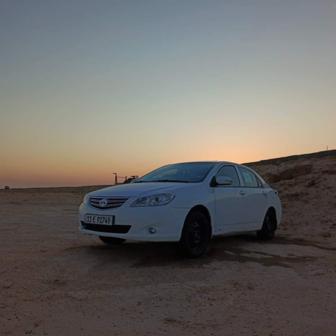 سلام عليكم بي واي دي جئ ثري 2013 السعر 63 كير عادي حادثههً. جاملغ خلفي وبارد بدون دواخل  ***********
