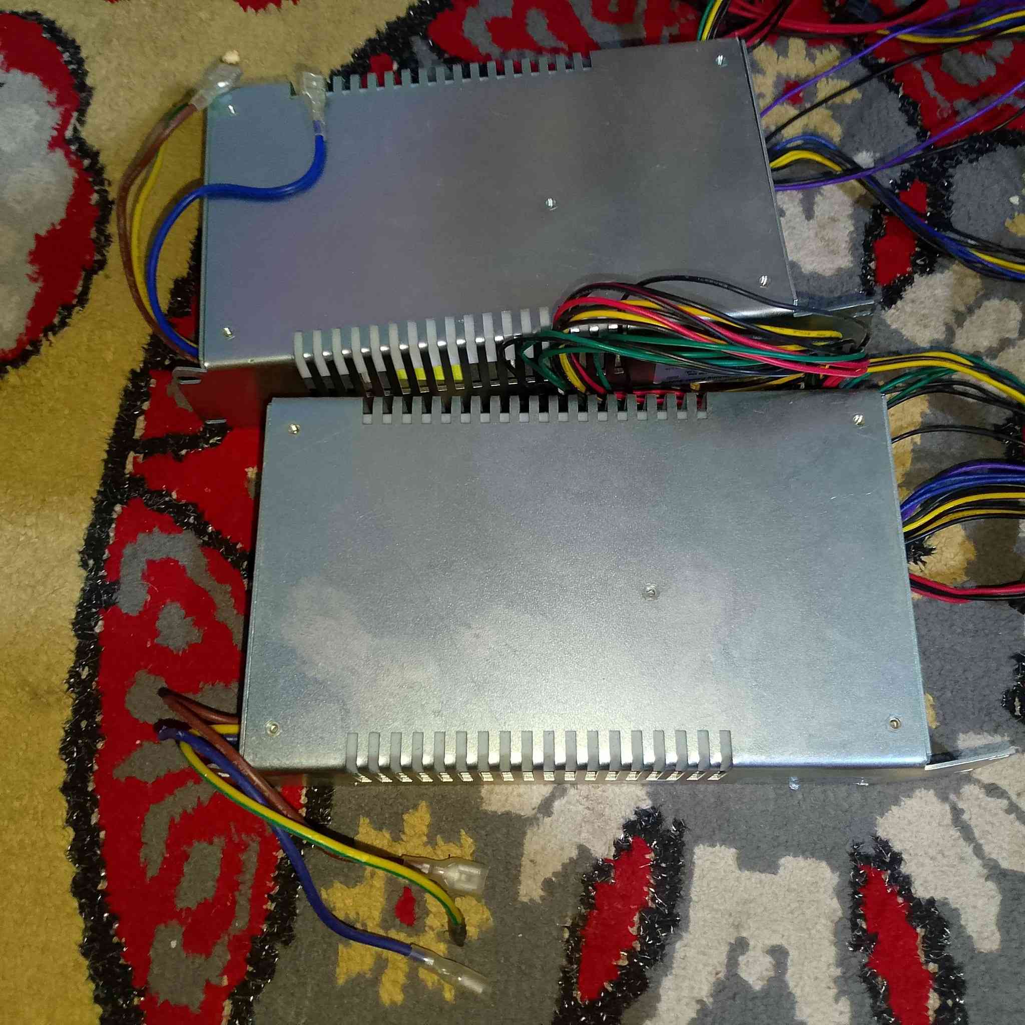 سلام عليكم خوان غراض مستخدمه نضيفه كلش شغاله مكاني كربلاء حي العامل السعر عله هاذه  الرقم ***********بي وتساب
