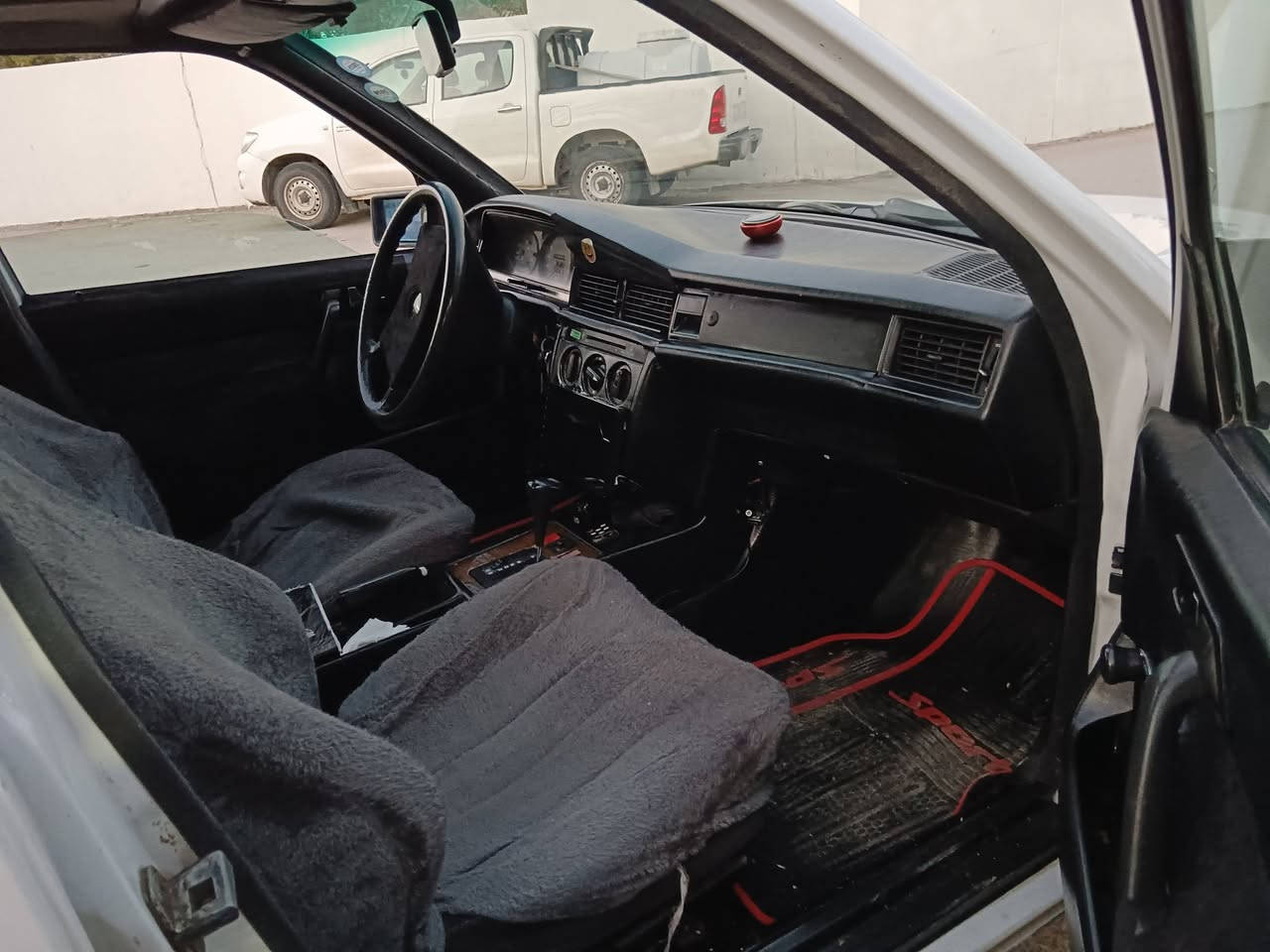 مارسدس 190
موديل 90
سنويه 2030
مكينه 3000 vvT
قطع تين صبغ طخه بلصندوك خفيفه
سلايت ايبيس
سعر 44 
اتريد وكاله تحويل 
***********
