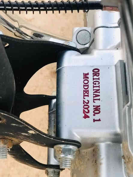 سلام عليكم دراجه سولنك تايكر موديل 2024 باب اول للبيع فقط دراجه بلاديه محرك فقط مبدل ولفات النضافه تجي تشوف بعينك دراجه مال جناي وحيل حلوه صالنصه كاتم ناصي السعر 600وبيها مجال مكاني الشركاط  طوب رقم ‭***********
