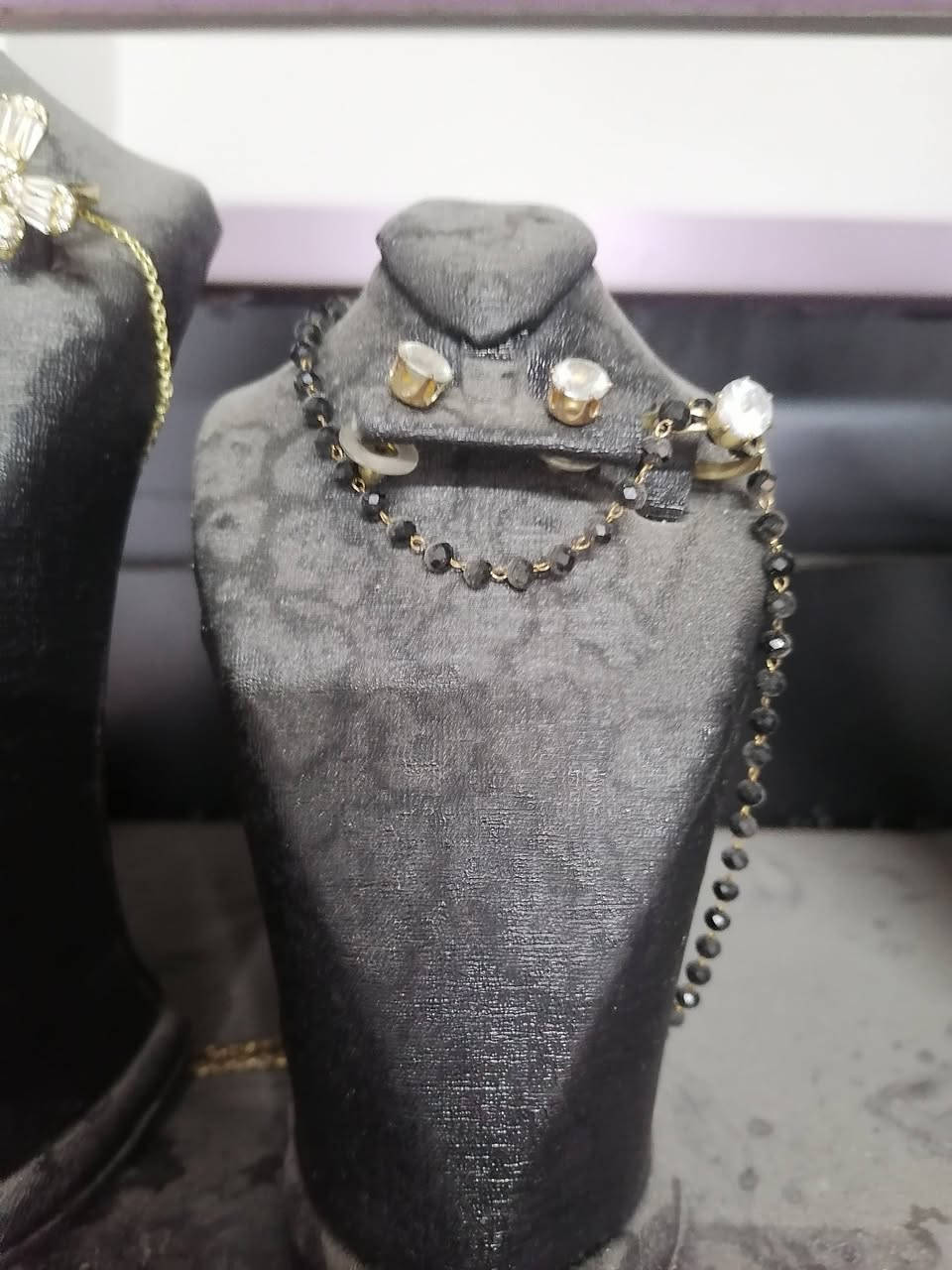 السلام عليكم
اخر قطع مال اكسسوارات
ملكانات مشكل
مال قلايد واسوارت ومحابس 
فقط ينرادلهم غسل وسخات


**إذا كنت صاحب هذا الإعلان وتريد حذفه لأي سبب، رجاءا أرسل رسالة إلى الدعم الفني**