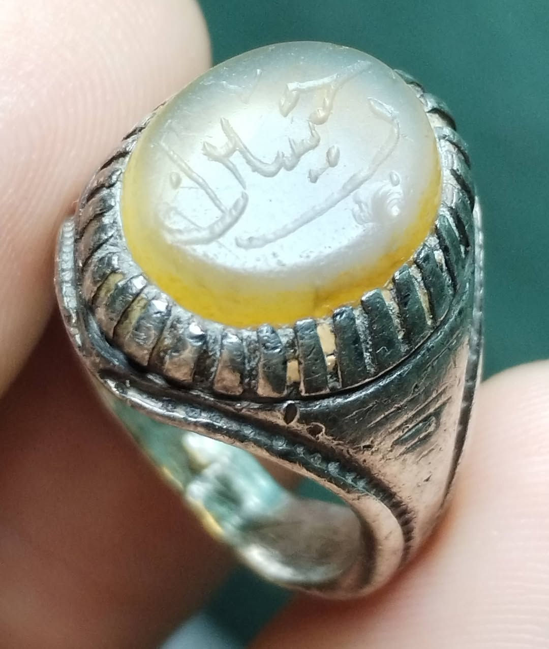 محبس عقيق اصفر قديم صياغة قديمة فضة ٩٢٥
السعر ٤٠ ألف
يوجد توصيل لجميع المحافظات


**إذا كنت صاحب هذا الإعلان وتريد حذفه لأي سبب، رجاءا أرسل رسالة إلى الدعم الفني**