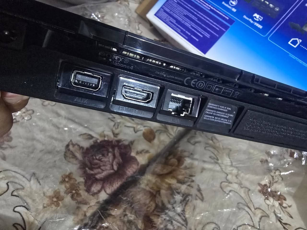 بلي فور مهكر بعده جديد تفحص وتاخذ ذاكرة نص تيرا بي العاب كامل يدات جدد وملحقاته وكارتونته كامل السعر ٣٠٠ الي يريده يراسلني او يتصل ***********

