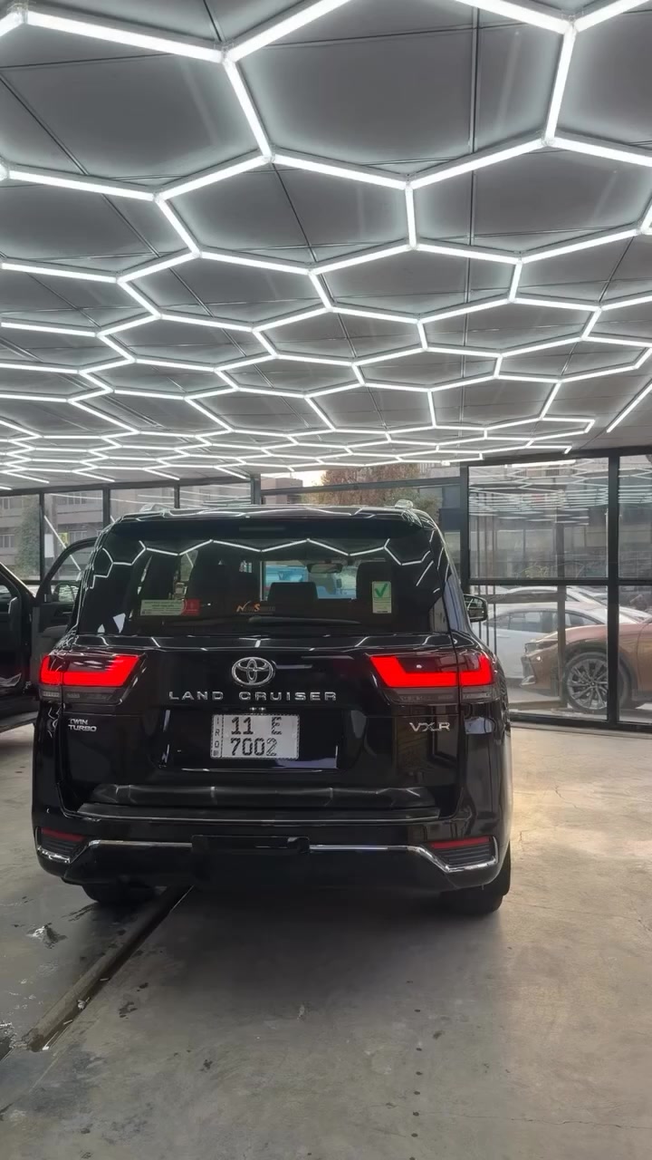 تويتا لاندكروز موديل 2023
الفئه : VX  LIMITD   
الموديل :2023 
شركه : SAS ساز ام الضمان 
عداد المشي : 68 الف 
كفاله عامه
السياره مميزه جدا 
مواصفات السياره : اعلى فئة داخل احمر  واحد على واحد كامرات 360 درجه كشنات الخلفيه كهرباء رادرات 360 درجه اربع وضعيات قياده 
العنوان بغداد الجادرية
***********
السعر : 75.000 الف دولار
