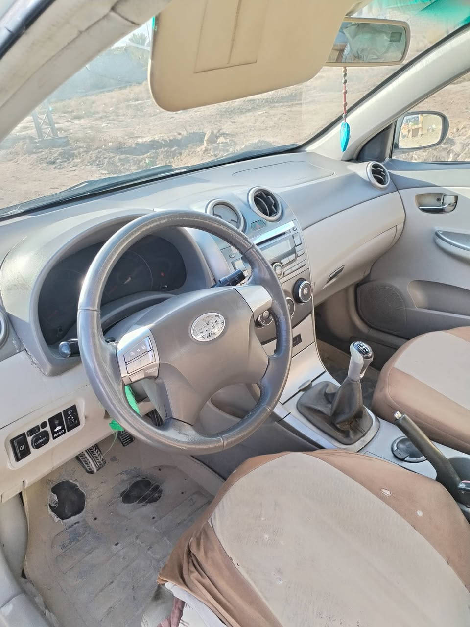 سلام عليكم بيوايدي البيع 2013 مكفوله كفاله عامه گير محرك على شرط السعر 55 بيه مجال *********** مكان السياره نجف خان النص
