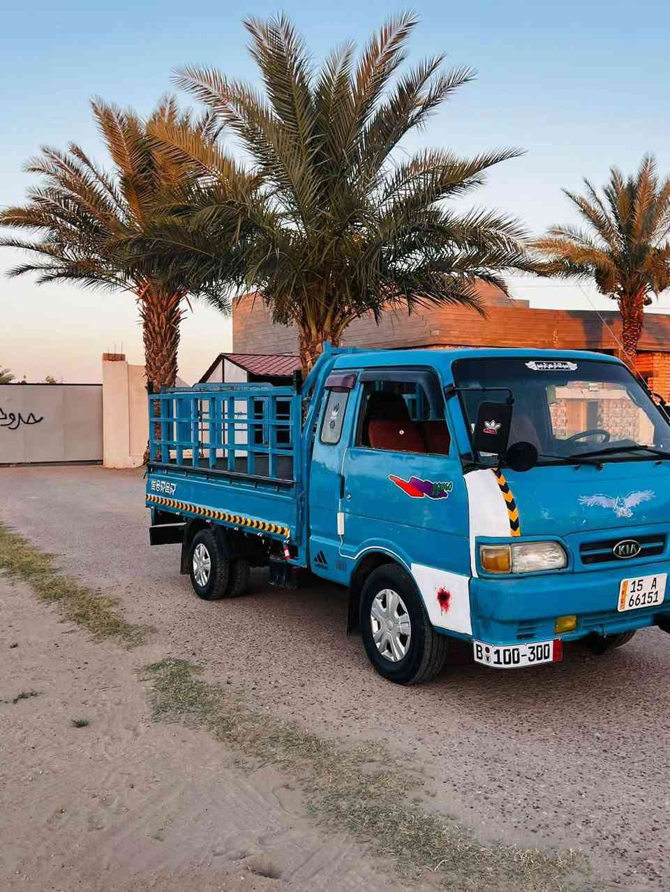 سلام عليكم كيه بنكو موديل 96 سنويه 30 رقم نكليزي سياره مكفولة من محرك وكير واكسل وصدر وشاصي وكهربايات شغاله قماره بلاديه وتخم تاير سياره كلش حلوه سعر 52 وبيه مجال مكاني رمادي رقم الهاتف ‭***********
