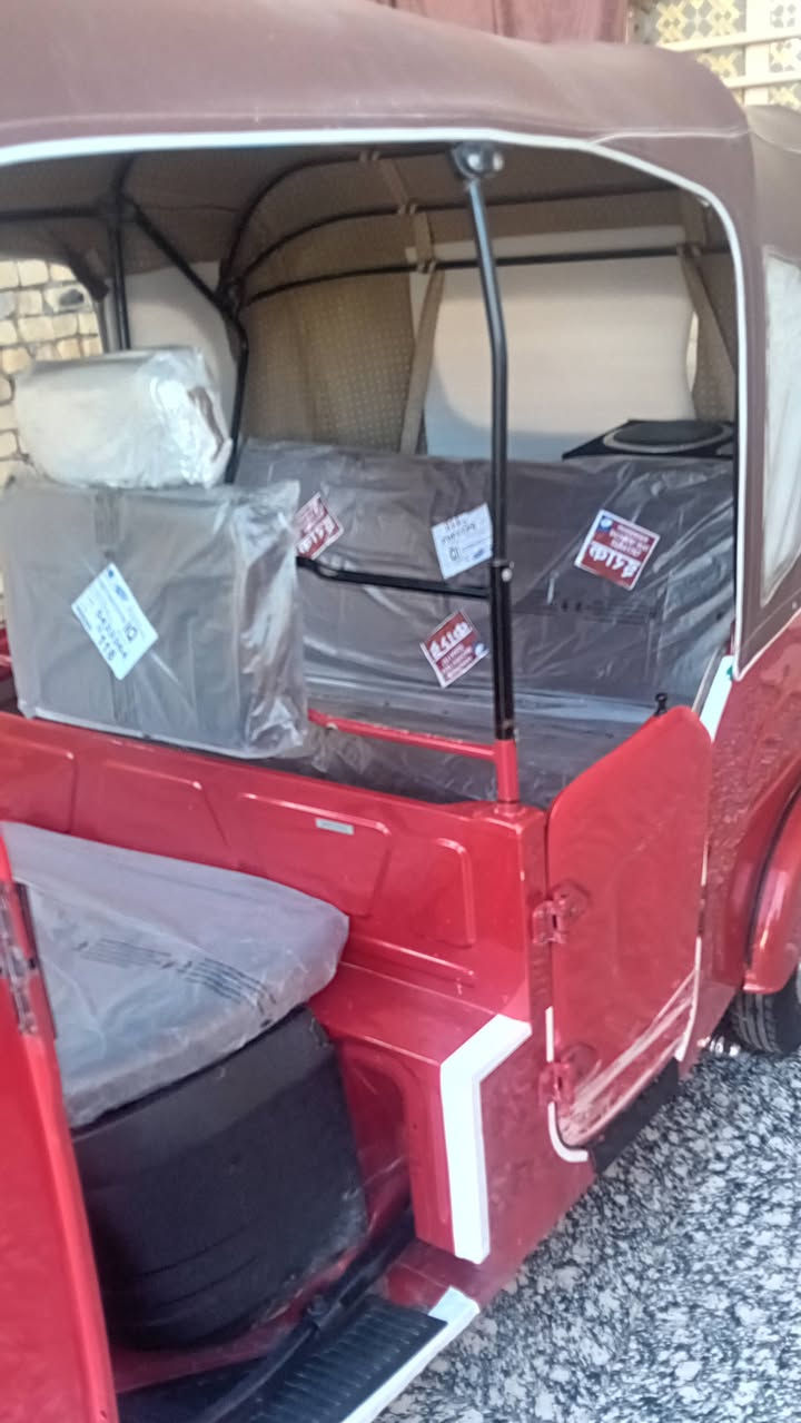 اسلام عليكم تكتك ٢٢ سنويه
التكتك كفاله عامه مكينه كفاله شرط فحص 

الكشره كفاله ماعده زلوغ كلش بصيطه 

دوشمه مسجل مظخم تخم تاير 

تراي زيرو 

التكتك مال جناي الله شاهد 

المكان المجر الكبير 

السعر ٨ و ٦٠٠ وبيها مجال قليل للشراي 

الاستفسار ‎***********
