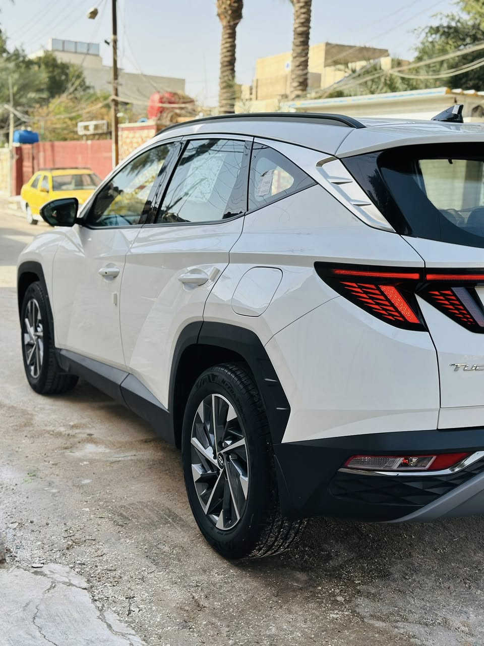 توسان 2024 خليجية – للبيع
▫️ تحويل ثاني يوم باسمي 

مبدل رواجز فقط 

▫️عداد المسافة : 49 الف 

▫️ السيارة جاهزة بالكامل

مكفوله من تبديل وصبغ والبارد 

▫️ فقط بيه رصعه اصبعين 

المواصفات:

✔️ محرك 2000cc (دوش)

✔️ قطعتين تبريد

✔️ شاشة كبيرة

✔️ تحكمات على المقود

✔️ مثبت سرعة (كروز)

✔️ أنظمة قيادة: سمارت / ايكو / سبورت

✔️ سايد بريك كهرباء

✔️ أوتو هولد

سيارة استخدام شخصي ونظيفة

السعر 212وبيه مجال 

مكان السيارة: بغداد 

***********
