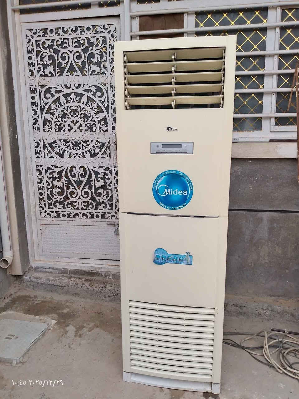 سبالت للبيع واحد توست طنين وميديا ٣طن العنوان أبو غريب خرنابات رقم ***********او*********** بغداد, العراق
