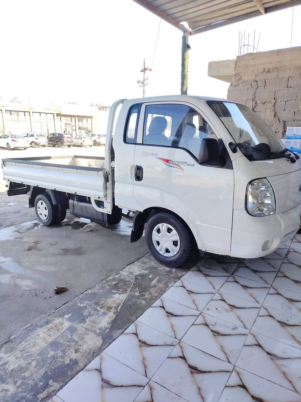 السلام عليكم ورحمة الله وبركاتة
كيا بنجو موديل 2011 محرك مفتوح سياره كلها ع شركه شرط واحلى من الصور رقم بابل تحويل مباشر مكينه وكير وشاصي ورقم شاصي ودوشه جديده وصدر جديد السياره ع وضع الشركه  شرط فقط بنيد بي صبغ بدون دواخل ترايك وين ماتريد الف دينار ماتصرف عليها السعر 102وبيه مجال للطيبين للاستفسار ***********
