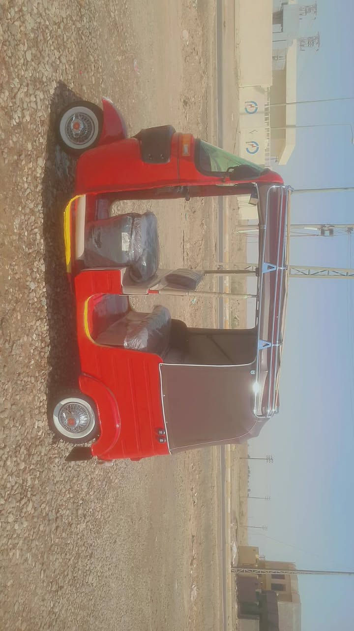 تكتك موديل 18 كدام عينك وبيه بيبان
ربع ما تصرف عليه محرك موديل 20  كبل لشارع
 اوراق اصوليه مو رقم جاهزه لترقيم مصبوغه عام لجماليه
محافظة ميسان قضاء الكميت 
سعرها قفل 3800 تجي وتشوف بعينك
***********
