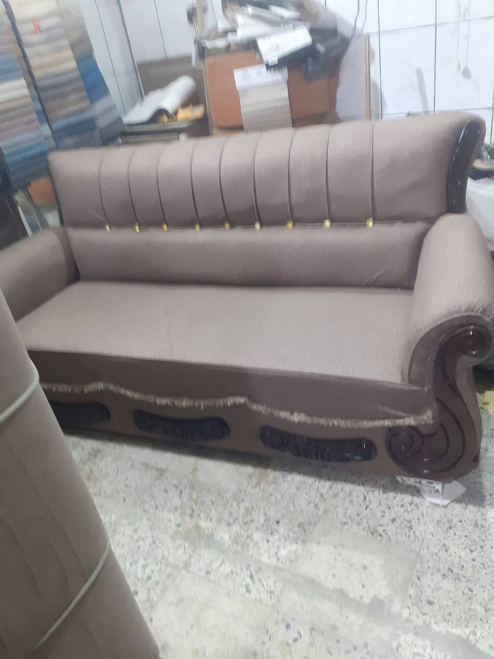 دوشمه ونجاره صفين حيوته التميمي عمل جديد ومستعمل ت*********** وتصليح وصبغ كافه انواع الأثاث المنزلي داخل السوق الفرع المقابل ماكولات رائد مجاور المخبز
