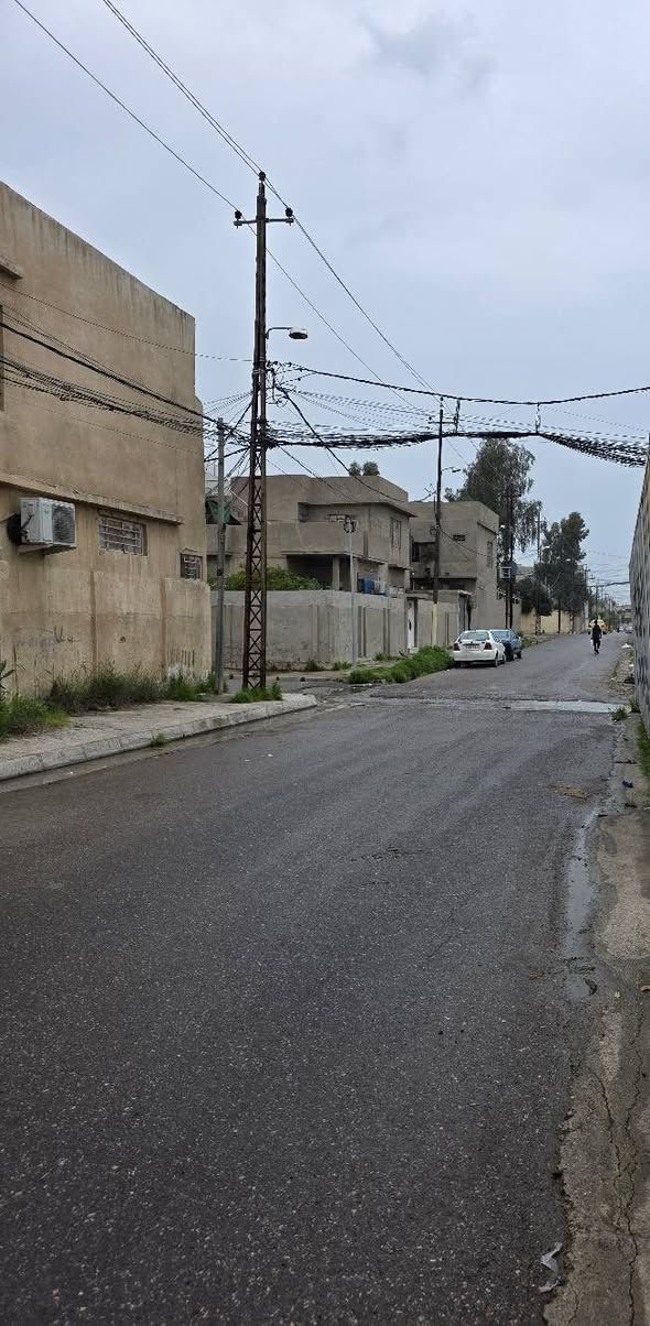 دار للبيع في حي المحاربين موقع مميز المساحة 224 م الواجهة 13 م طابقين بناء قديم . 
***********
***********
عقارات صفوة البيت حي المصارف
