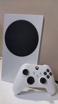 للبيع series s كامل ملحقات   بغداد   السعر مع يده اضافيه 410  بدون يده...