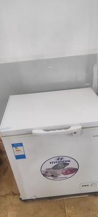 مجمده نضيف وممستعمل هواي للبيع 300 وبيها مجال  الرقم 07700330540