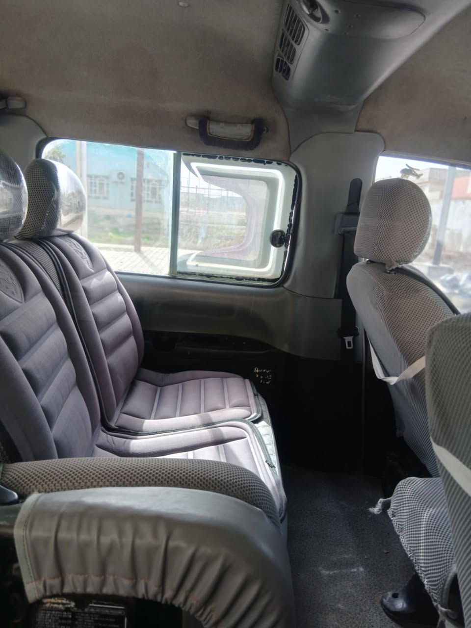 السلام عليكم 
ستاركس 2006 فول مواصفات سياحي مكينه مفتوح خير من الله قبل كم شهر جفتته كير عادي مكفولة كفالة عامة تبريد وتدفئة كلهن شغالات مسجل شاشه رقمه ديالى سنويتها لل٢٧ العنوان ديالى الخالص 
السعر ٩٨ وبيها مجال 
الاتصال ***********
