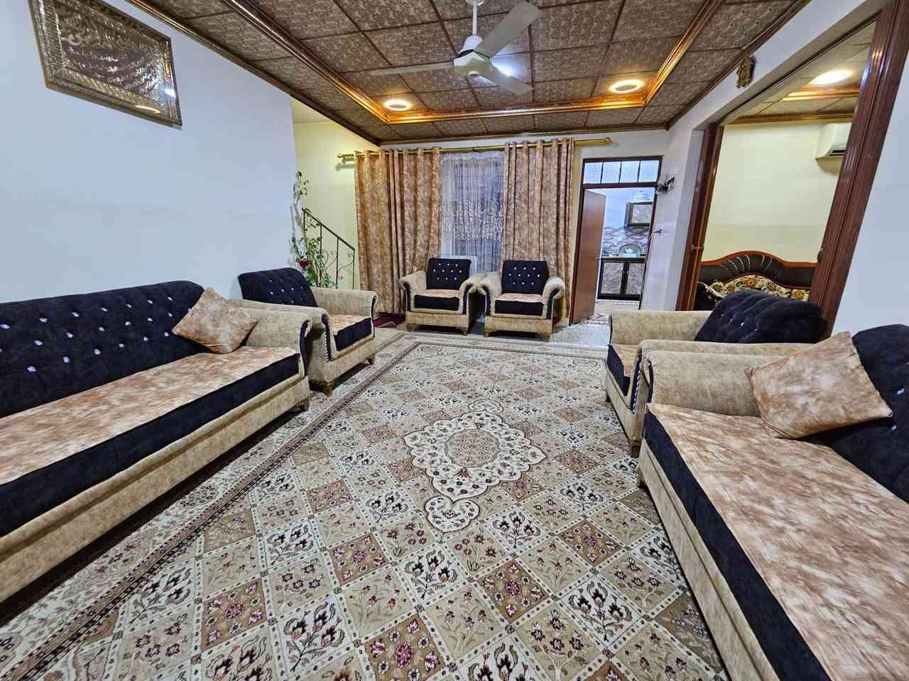 دار للبيع  حي السكر ( بعد جامع الرحمة) 
⬅️️ مساحـة 307 متر  بحساب الارض 

⬅️️الواجهة 15 متر 

⬅️ بناء الفينات

⬅️شارع صبة 

⬅️طابقين 5 غرف نوم  

⬅️الطابق الأرضي غرفتين نوم هول صحيات مطبخ مناور كراج إستقبال 

⬅️الطابق الثاني ٣ غرف  نوم صحيات هول بيتونة

 ⬅️سعر المتر ٨٥٠ الف

◀️ للاستفسار الاتصال 

    ☎️ ***********
☎️ ***********
ستقبل عقاراتكم و طلباتكم على الارقام اعلاه او مراسلة صفحتنا او زيارة المكتب
