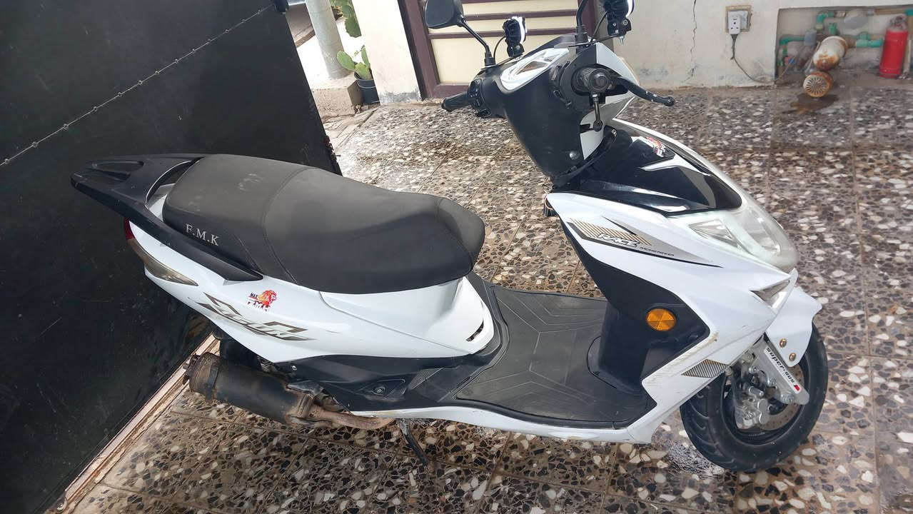 دراجه سكنس
موديل 2023 دراجه جديده ونظيفه نگره سلف ميحتاج هندر، اربع اشاير شغاله لايتات امامي وخلفي،مدخل usp,  تشغيل بصمه وسويچ دراجه ماعايزه السعر 450 وبيه مجال بسيط والمو شراي ليتعبني مكاني النجف مجمع الكرار السكني
*********** واتساب
