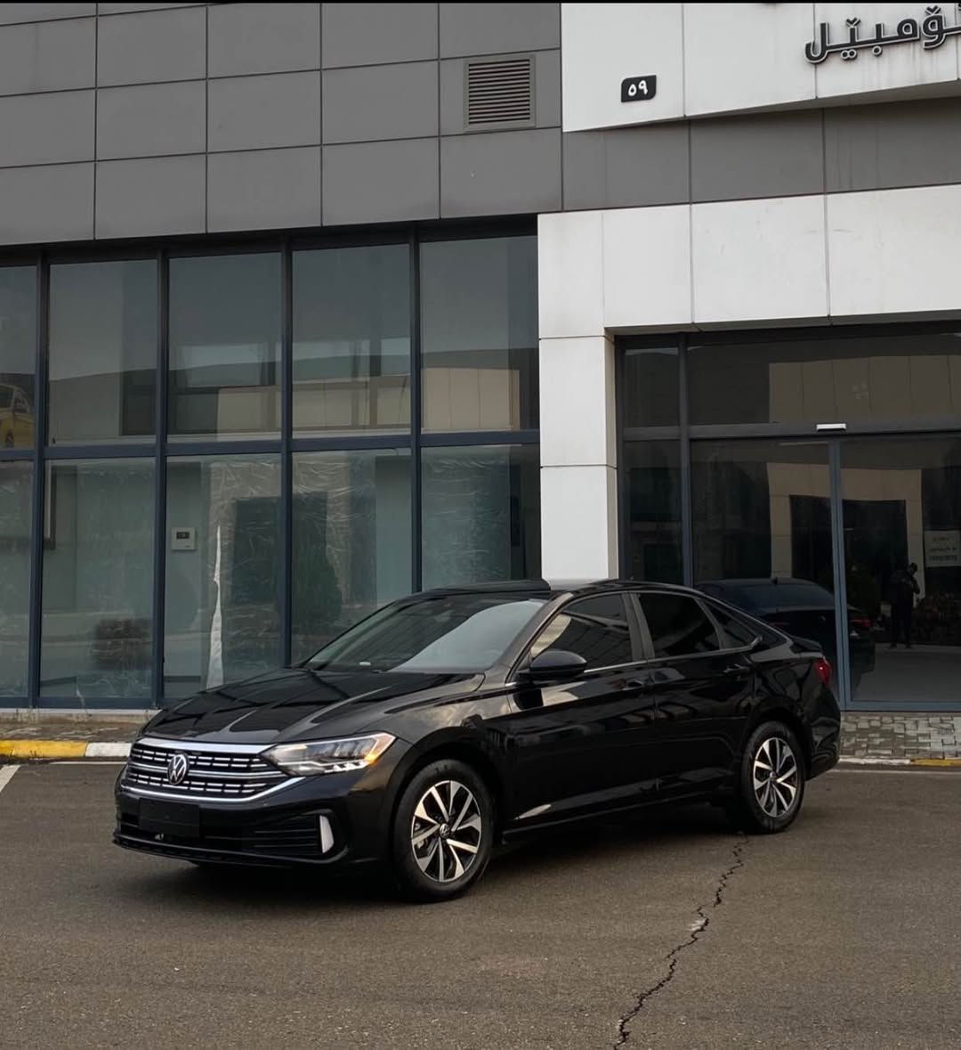 volkswagen jetta 2024 S sport 

جیتای ٢٠٢٤ مواسەفات s ڕەشی قەتران گێڕ ئۆتۆماتیک 

سەیارەکە تەنیا ٢ پارچەی بۆیاخە بێ ناوگرتن ،  
کاتی نەشکاوە 3 مانگی لەگەڵە ... 
مواسەفات ...
 گێچ ئەلکترۆنی , کامل لید و زینۆن ، شاشە، کامێرا ،کامل ڕادار ... زۆر مواسەفاتی تر

نرخی 130 گەڵاو مەجالێ کەم ... 

***********
*********** السليمانية, العراق
