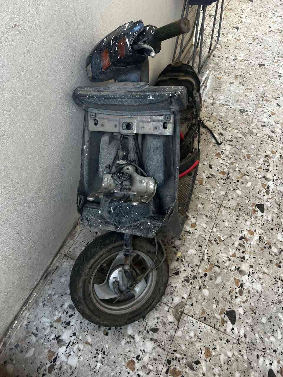 للبيع ماتور رصاصي يحتاج باتري ما يشحن سعره 250 بيه مجال ياماها غراضه كامل ابيع جف ترب 70 بيه مجال وهاي رقمي واتساب ***********
