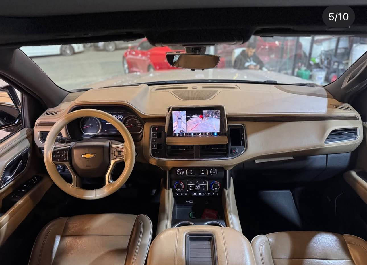 🚨 للبيع:  بريمير Chevrolet Tahoe 2021 🚨
وارد خليجي – وكالة المنصور

Premier (فل مواصفات)
107,000 كم
رقم بغداد دولي – مشروع وطني (تحويل بالبصرة)

⸻

المواصفات:

محرك 5.3L V8 (355hp) + كير 10 سرعات
دفع خلفي + Magnetic Ride Control
شاشة 10.2 + ملاحة + Head-Up Display
كاميرات 360 + حساسات + نقطة عمياء
نظام مسار + تنبيه اصطدام + رادارات

جلد فاخر + تبريد وتدفئة
ذاكرة + تحكم كهربائي كامل
نظام صوت BOSE + شحن لاسلكي
Apple CarPlay + Android Auto
3 صفوف + مساحة كبيرة

دوسات كهربائية
بصمة تشغيل وفتح
باب خلفي كهربائي
إضاءة LED + مرايا طي

⸻

أنظمة الأمان:

وسائد هوائية
نظام ثبات إلكتروني
مراقبة ضغط الإطارات
مساعد نزول المرتفعات
تنبيه حركة خلفية

⸻

5 وضعيات قيادة:

Normal | Sport | Wet | Off-Road | Tow/Haul

⸻

مميزات إضافية:
سيارة عائلية فخمة وقوية
مناسبة سفر وخطوط ومدينة

تقرير ضرر سابق بالصور + فحص كامل (الضربة دراجة بالبصرة)

السعر: 440 ورقة قابل للتفاوض البصرة, العراق


**إذا كنت صاحب هذا الإعلان وتريد حذفه لأي سبب، رجاءا أرسل رسالة إلى الدعم الفني**