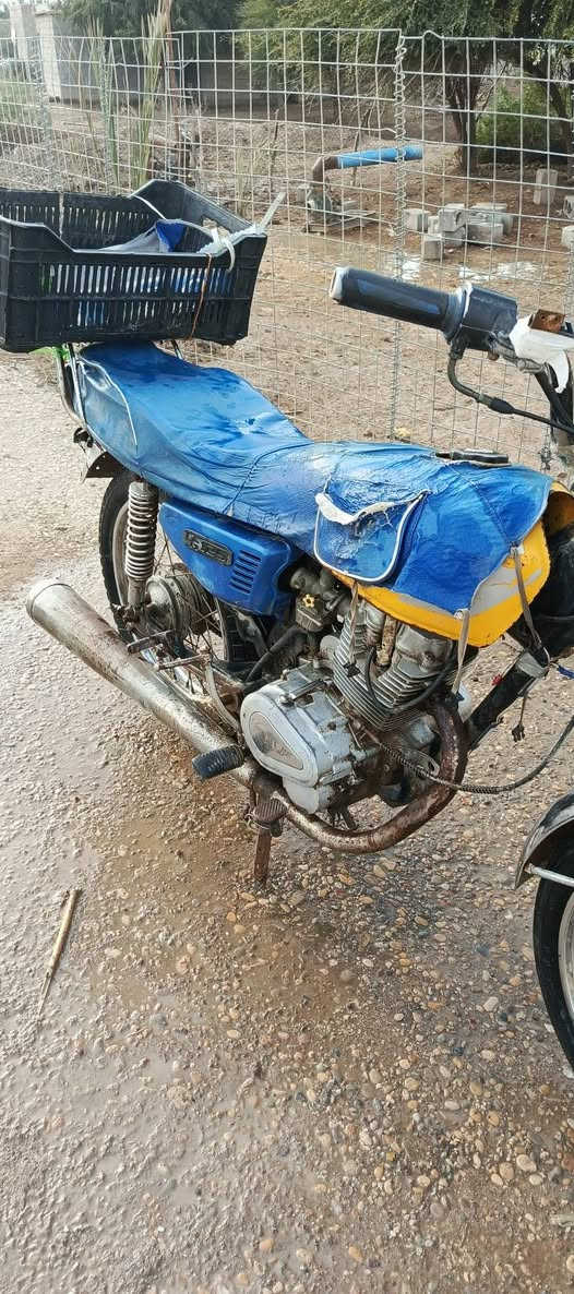 السلام عليكم دراجه للبيع ايرانية محركها مال ستوته ادوات سعرها 300 وبيها مجال شغاله نكره كهربائيات شغاله المكان ميسان ناحية المجر الكبير للاتصال ***********
